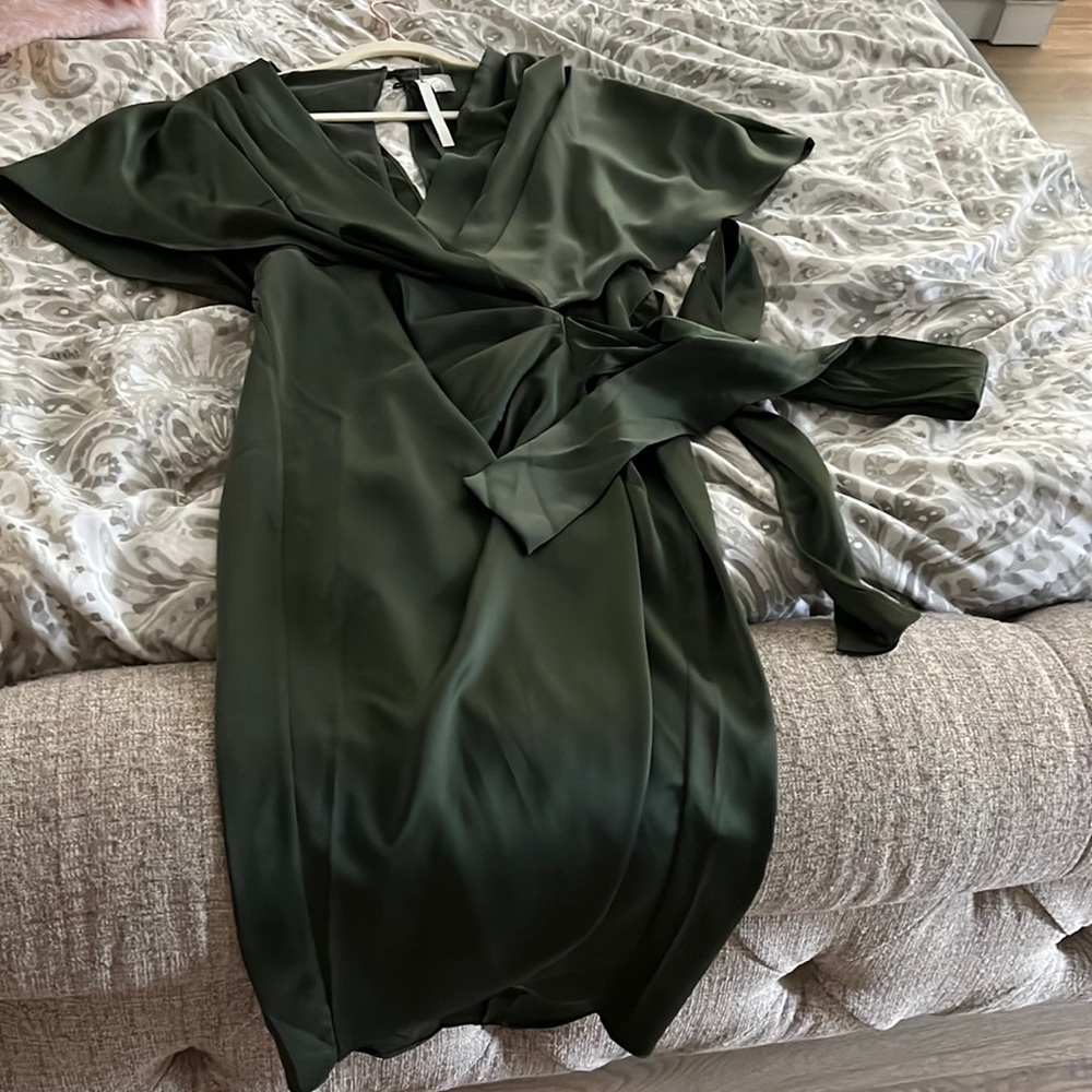 Beautiful hunter green satiny feel dress.